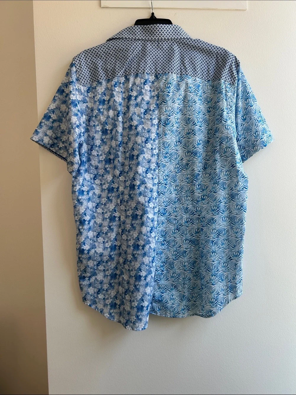 Robert Graham Mixed Blue Floral Split-Pattern Short Sleeve Shirt